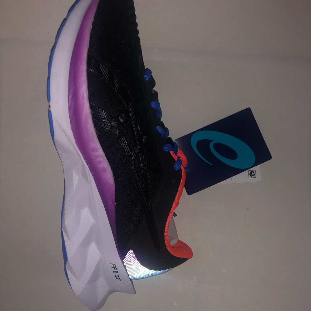 ASICS Novablast